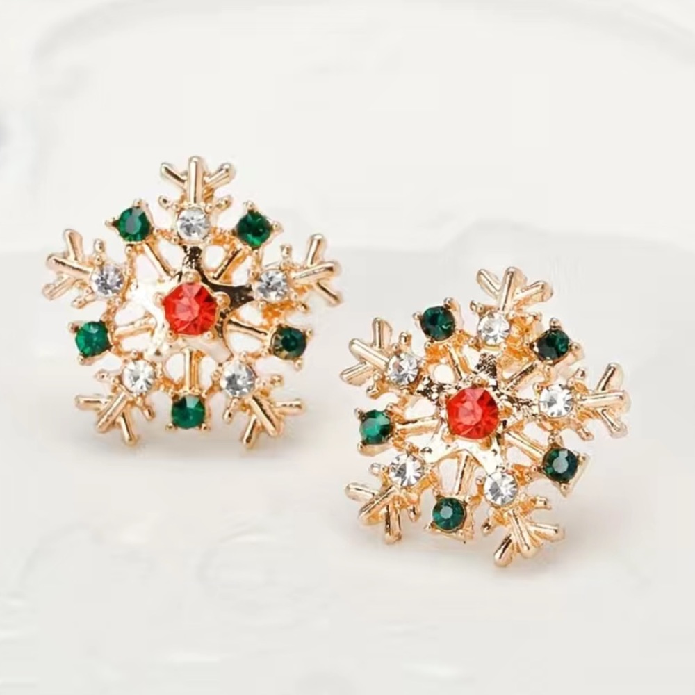 🌼 Snowflake Stud Earrings Embellished With Shiny Red and Green Rhinestones